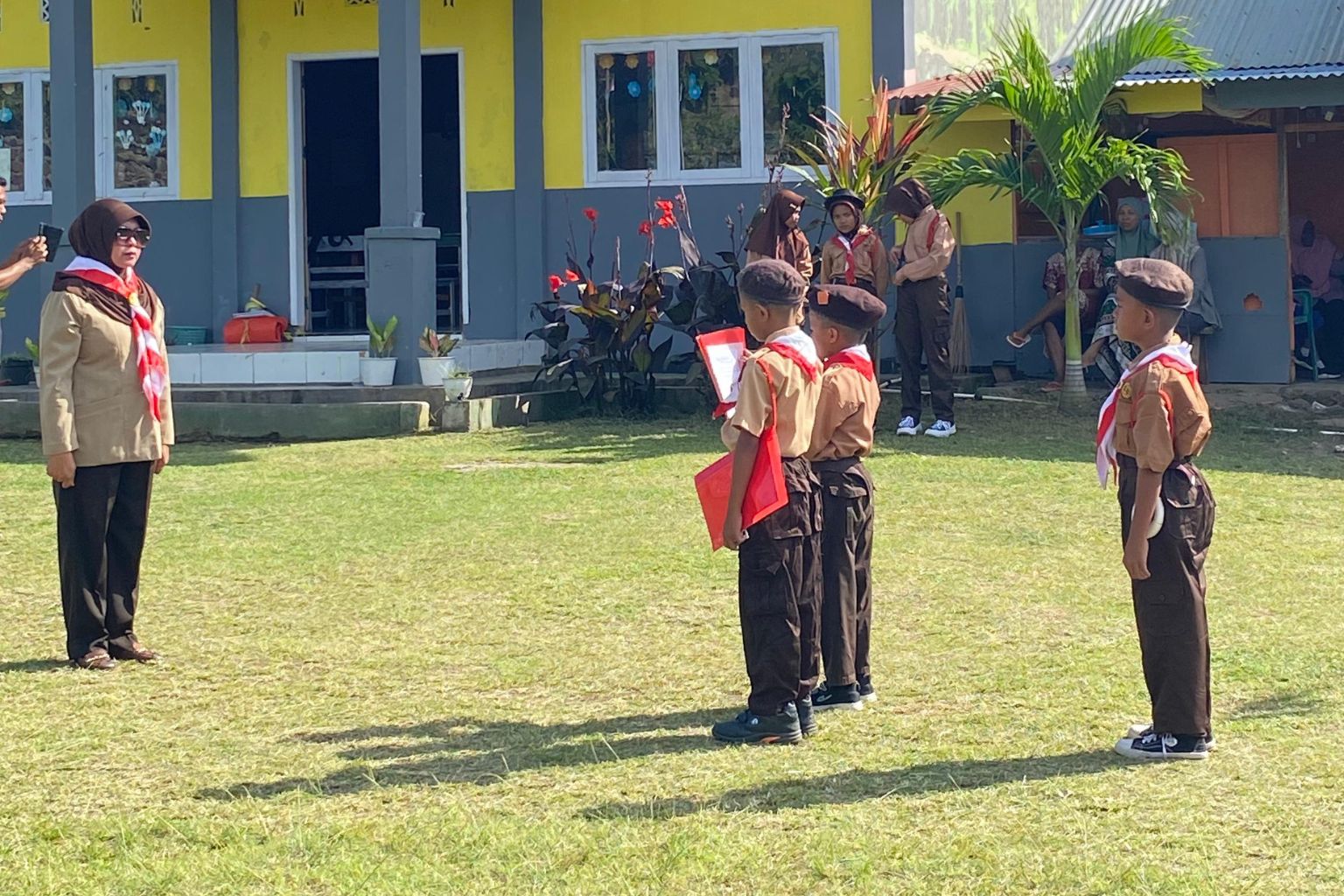 Perkemahan Pramuka SDN 16 Anggrek Tanamkan Semangat Disiplin dan Gotong Royong