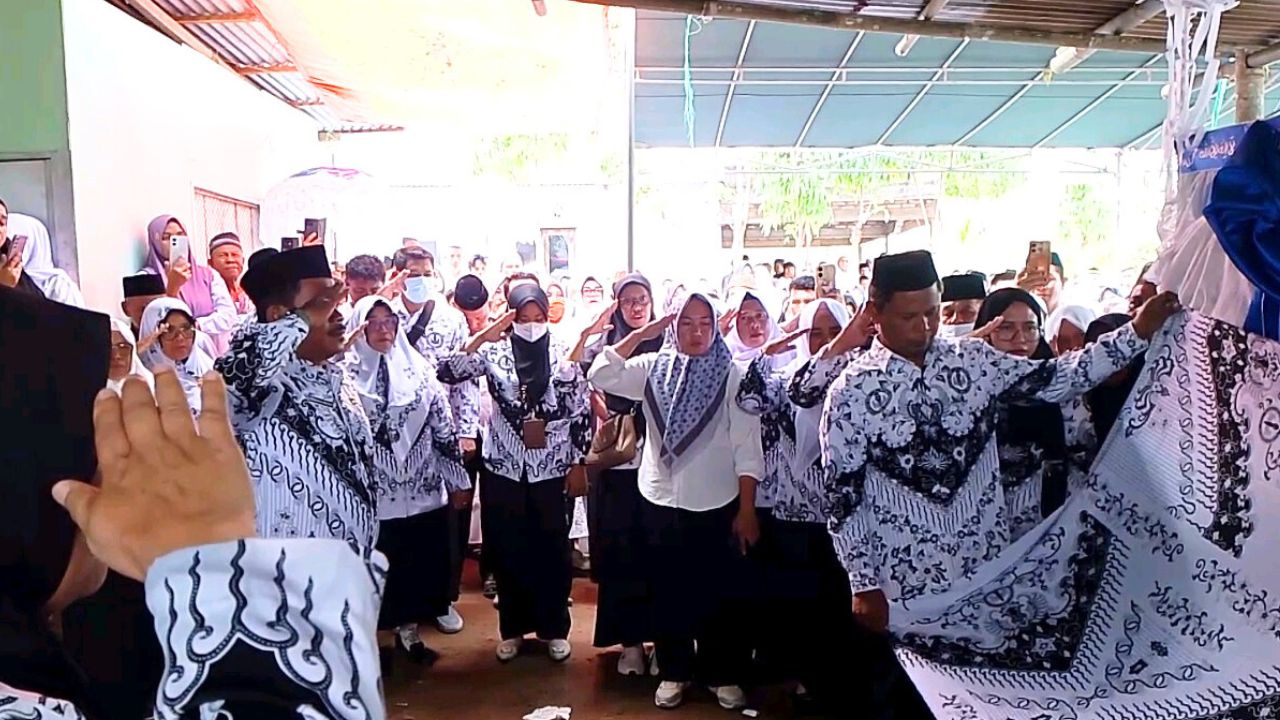 PGRI Monano Gelar Apel Persada Hormati Almarhum Yeris Pomolango