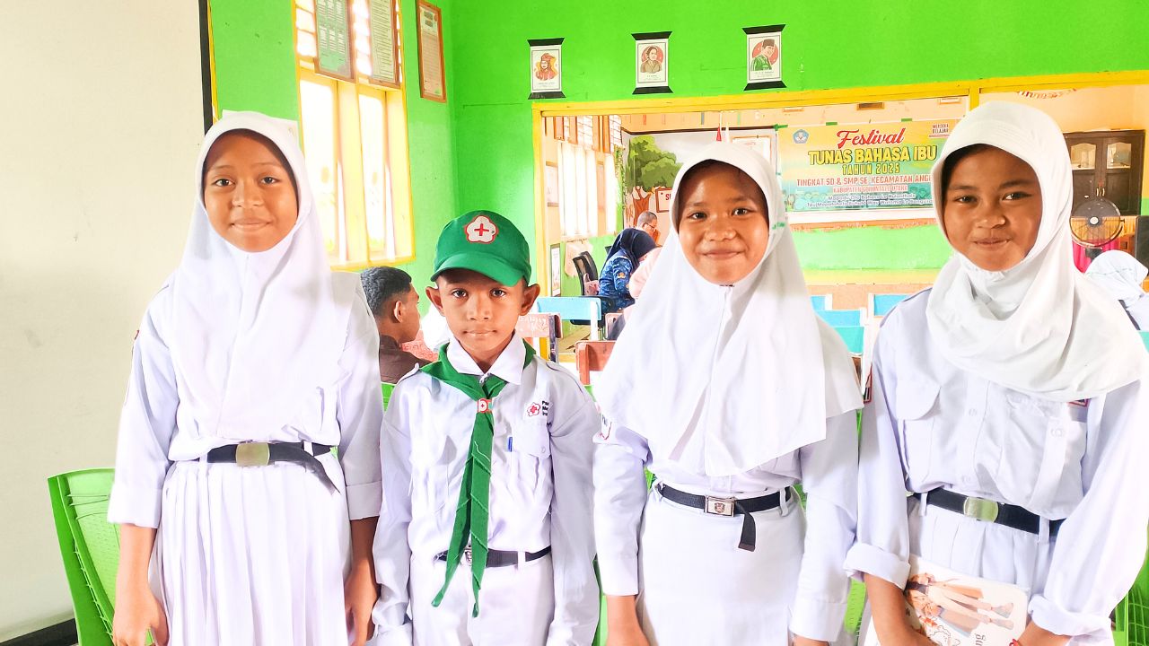 Siswa SDN 16 Anggrek Unjuk Bakat Bahasa Daerah di FTBI Tingkat Kecamatan Anggrek