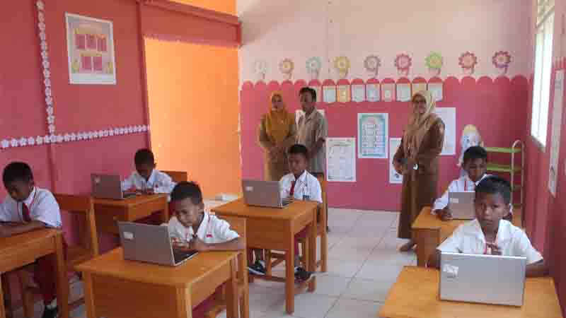 Samsi Mustapa Dampingi Pelaksanaan Hari Pertama ANBK di SDN 16 Anggrek